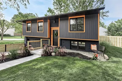 5344 Oak Ridge Dr, Willoughby, OH 44094