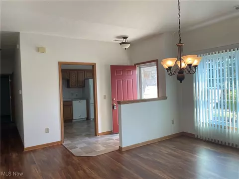 7006 Knight Ave NW, Canton, OH 44708 photo 3