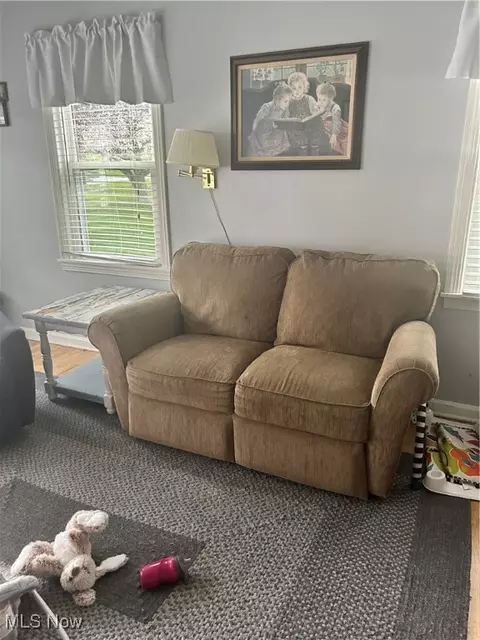 Living - 7438 Westview Dr, Youngstown, OH 44512 photo 2 of 2
