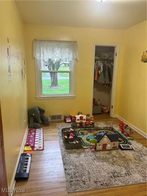 Bedroom - 7438 Westview Dr, Youngstown, OH 44512 photo 3 of 6