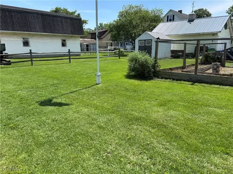 Exterior - 815 N Walnut St, Dover, OH 44622 photo 8 of 9