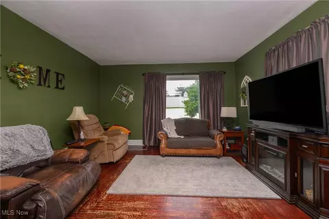 Living - 815 N Walnut St, Dover, OH 44622 photo 1 of 3
