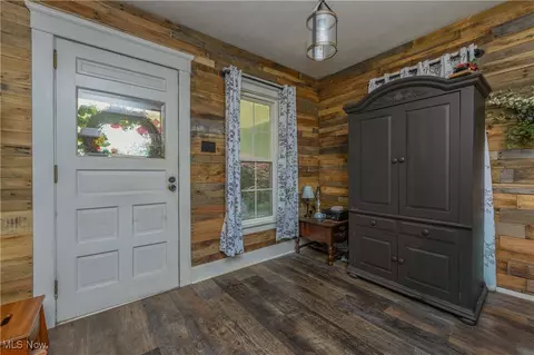 Entry Way - 815 N Walnut St, Dover, OH 44622 photo 2 of 3