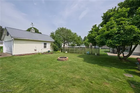Exterior - 815 N Walnut St, Dover, OH 44622 photo 3 of 9