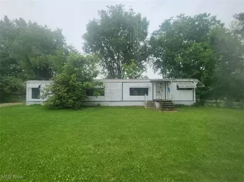 11291 East Ave, Sandyville, OH 44671