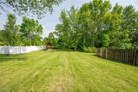 595 Elm St, Struthers, OH 44471 photo 39