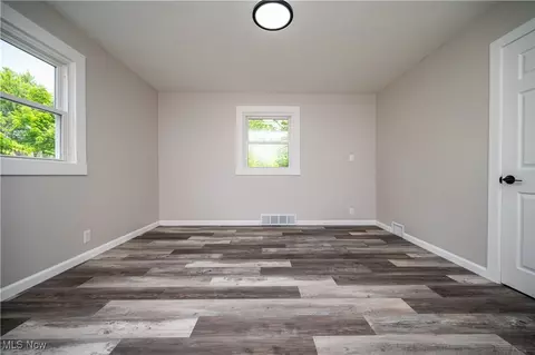 595 Elm St, Struthers, OH 44471 photo 19