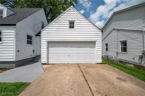595 Elm St, Struthers, OH 44471 photo 42