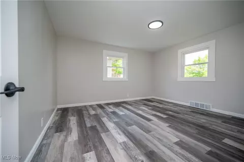 595 Elm St, Struthers, OH 44471 photo 16