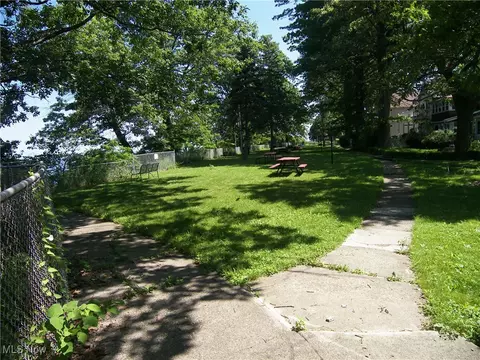 Exterior - 24 E 220th St E, Euclid, OH 44123 photo 7 of 7
