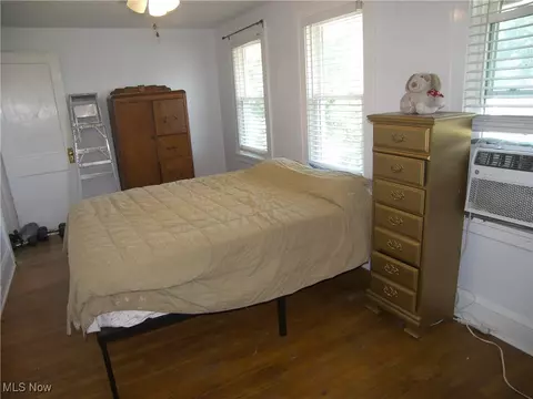 Bedroom - 24 E 220th St E, Euclid, OH 44123 photo 2 of 3