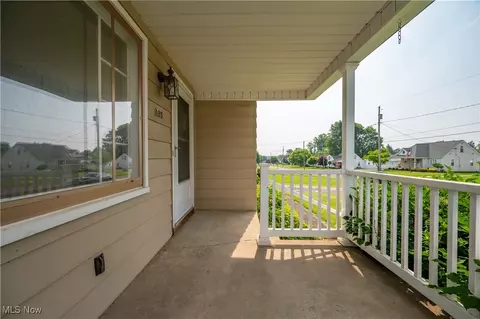 135 Renee Dr, Struthers, OH 44471 photo 6