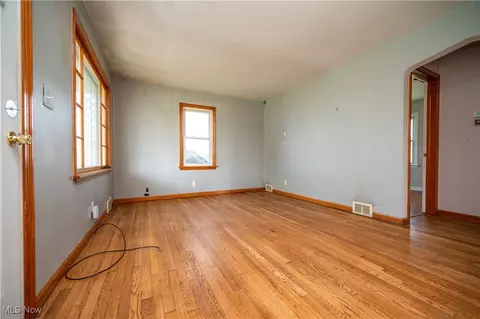 135 Renee Dr, Struthers, OH 44471 photo 9