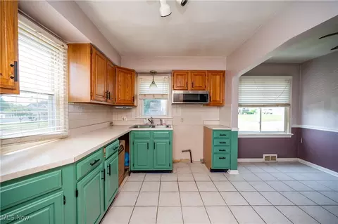 135 Renee Dr, Struthers, OH 44471 photo 17