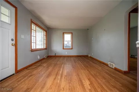 135 Renee Dr, Struthers, OH 44471 photo 10