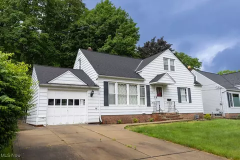 1114 W Miner Rd, Mayfield Heights, OH 44124