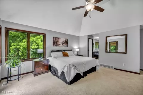 Bedroom - 7454 Euclid Chardon Rd, Kirtland, OH 44094 photo 2 of 8