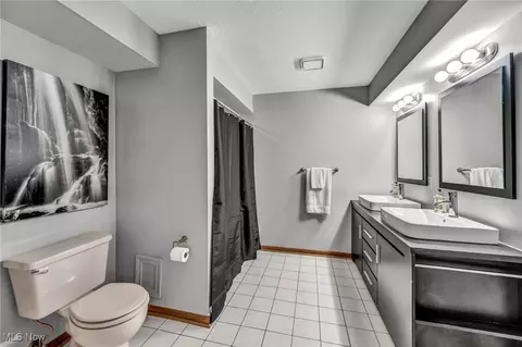 Bath - 7454 Euclid Chardon Rd, Kirtland, OH 44094 photo 5 of 5