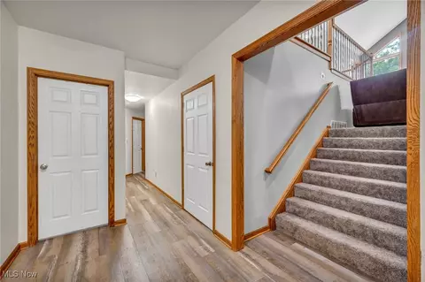Entry Way - 7454 Euclid Chardon Rd, Kirtland, OH 44094 photo 6 of 6