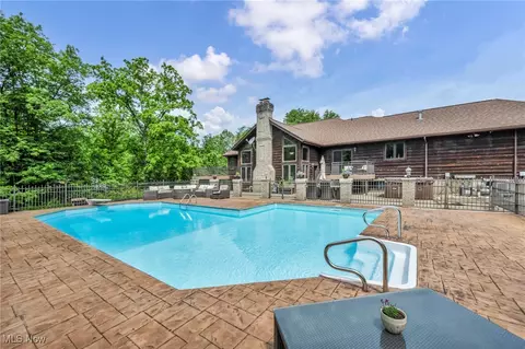 Exterior - 7454 Euclid Chardon Rd, Kirtland, OH 44094 photo 8 of 9