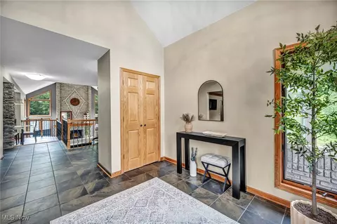 Entry Way - 7454 Euclid Chardon Rd, Kirtland, OH 44094 photo 2 of 6