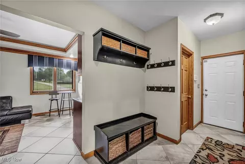 Entry Way - 7454 Euclid Chardon Rd, Kirtland, OH 44094 photo 3 of 6