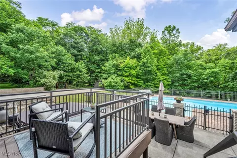 Exterior - 7454 Euclid Chardon Rd, Kirtland, OH 44094 photo 3 of 9