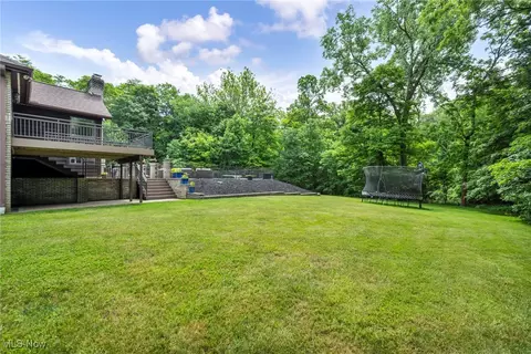 Exterior - 7454 Euclid Chardon Rd, Kirtland, OH 44094 photo 6 of 9