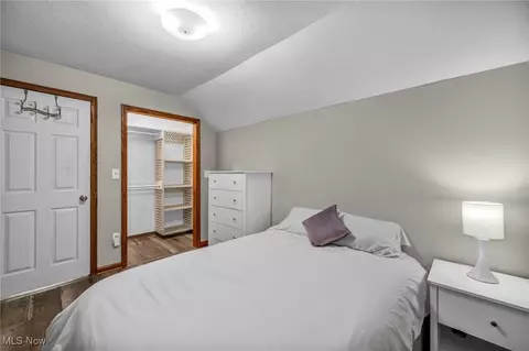 Bedroom - 7454 Euclid Chardon Rd, Kirtland, OH 44094 photo 5 of 8