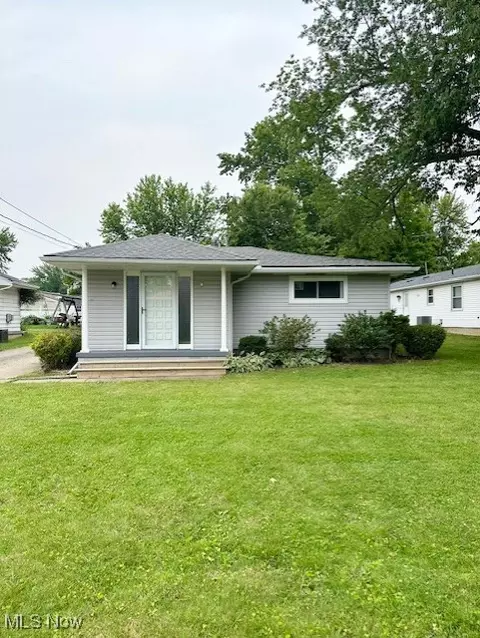 362 E 47th St, Lorain, OH 44052