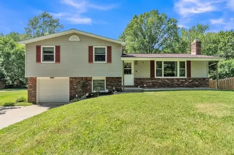 32588 Chestnut Ridge Rd, North Ridgeville, OH 44039
