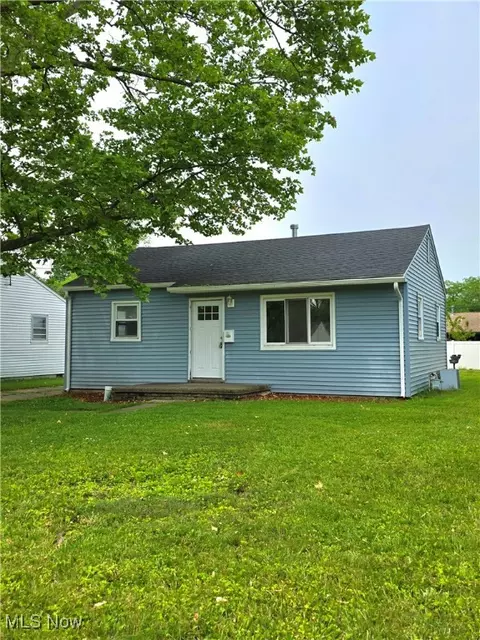 310 Pasadena Ave, Elyria, OH 44035 photo 3