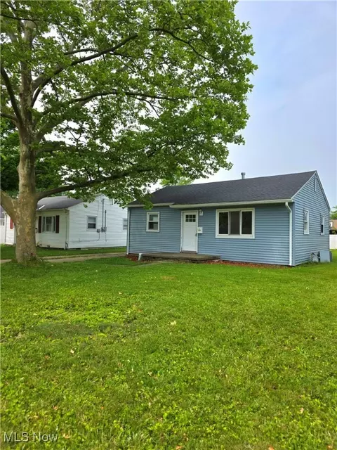 310 Pasadena Ave, Elyria, OH 44035 photo 2