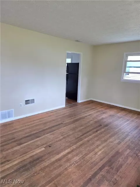 310 Pasadena Ave, Elyria, OH 44035 photo 8