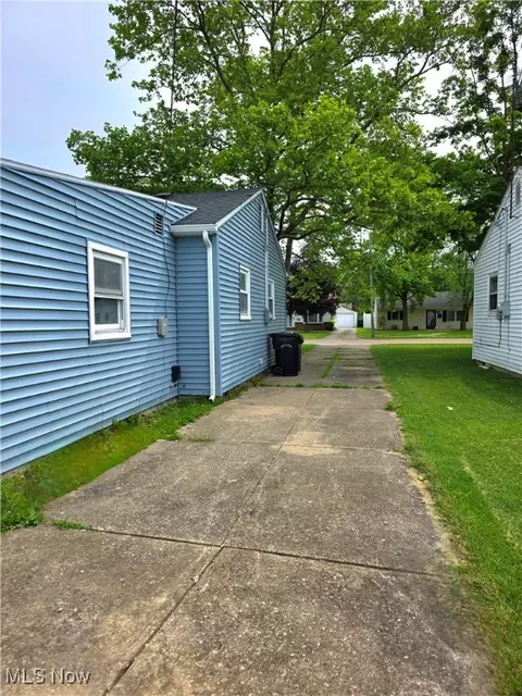 310 Pasadena Ave, Elyria, OH 44035 photo 31