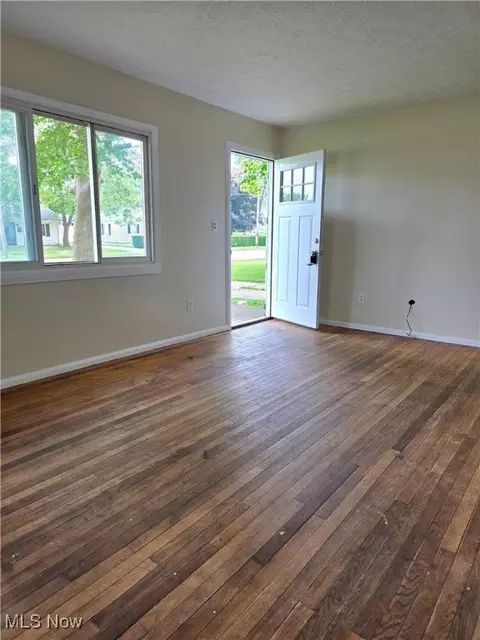 310 Pasadena Ave, Elyria, OH 44035 photo 10