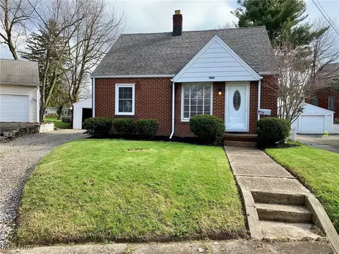 2420 Empire Rd NE, Canton, OH 44705