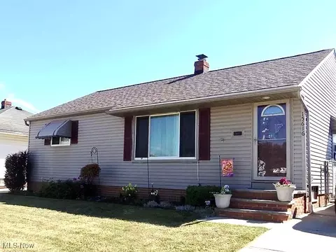 15616 Greendale Rd, Maple Heights, OH 44137