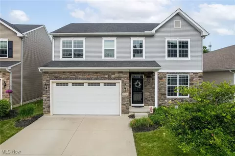 12156 Edgehill Oval, Strongsville, OH 44149
