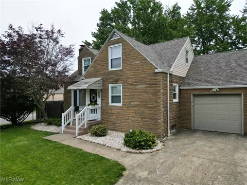 7355 Westview Dr, Boardman, OH 44512 photo 2