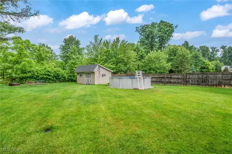 102 Timber Ridge Dr, Elyria, OH 44035 photo 8