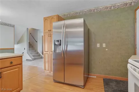 Kitchen - 3262 Wright Rd NW, Uniontown, OH 44685 photo 4 of 5