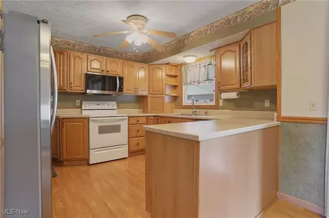 Kitchen - 3262 Wright Rd NW, Uniontown, OH 44685 photo 1 of 5