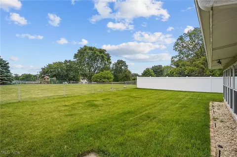 Exterior - 3262 Wright Rd NW, Uniontown, OH 44685 photo 11 of 12