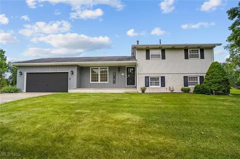 3262 Wright Rd NW, Uniontown, OH 44685
