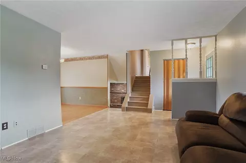 Living - 3262 Wright Rd NW, Uniontown, OH 44685 photo 3 of 5