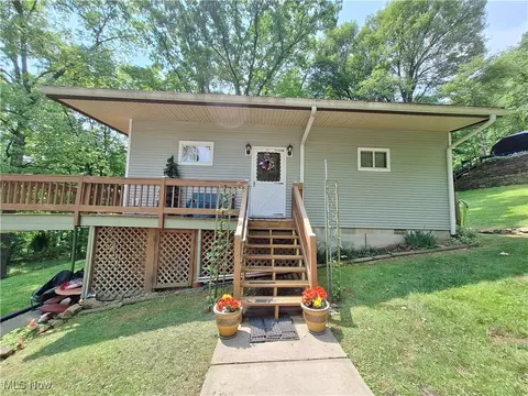 47033 Tomahawk Dr, Negley, OH 44441