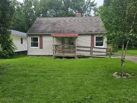 1535 Parkgate Ave, Akron, OH 44313