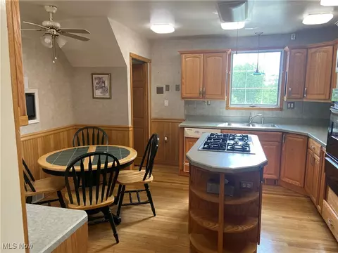 4520 E Wallings Rd, Broadview Heights, OH 44147 photo 4