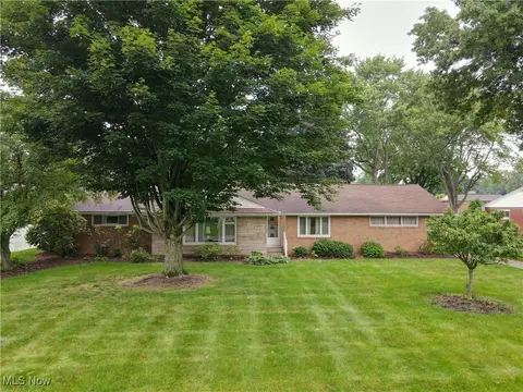 2915 Blake Ave NW, Canton, OH 44718